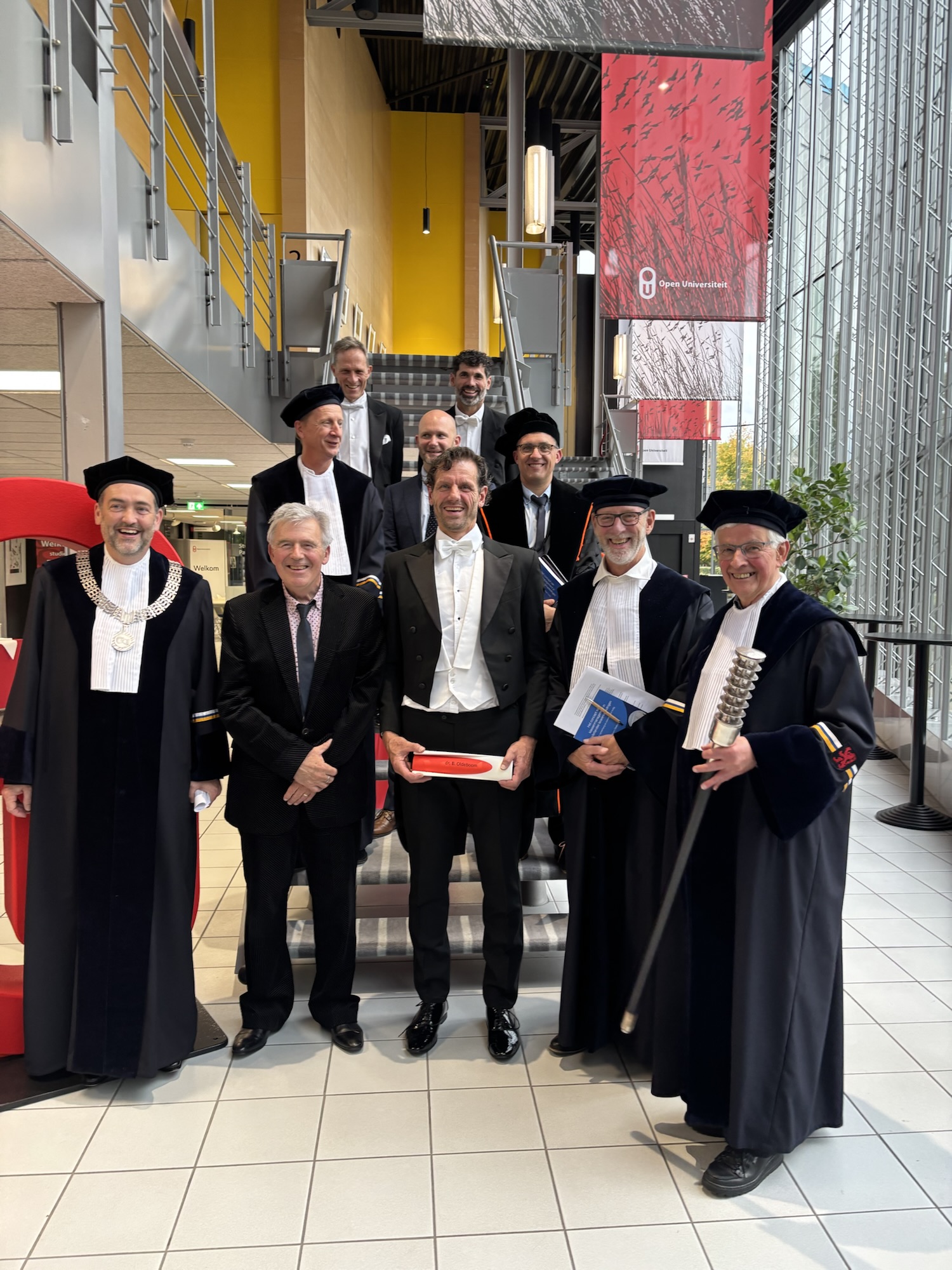 Wil je het boek downloaden of het lekenpraatje zien?